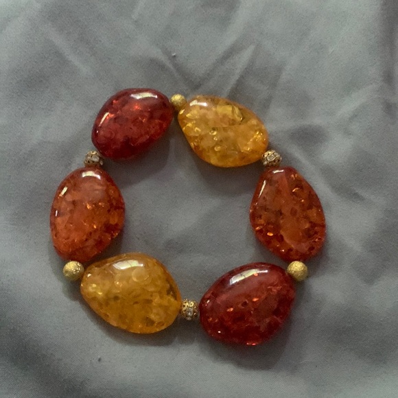 Jewelry - Amber colored bracelet